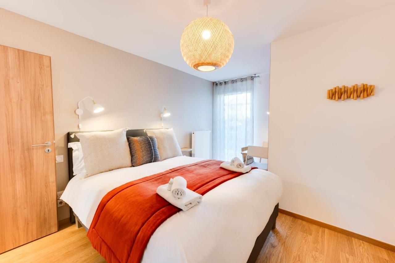 Le Reposoir - New 2 Bedroom Apartment With Terrace & Garage Анси Екстериор снимка